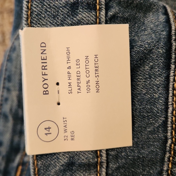 Universal Thread Boyfriend - Slim Hip & Thigh, Tapered Leg, 100% Cotton - Picture 12 of 12